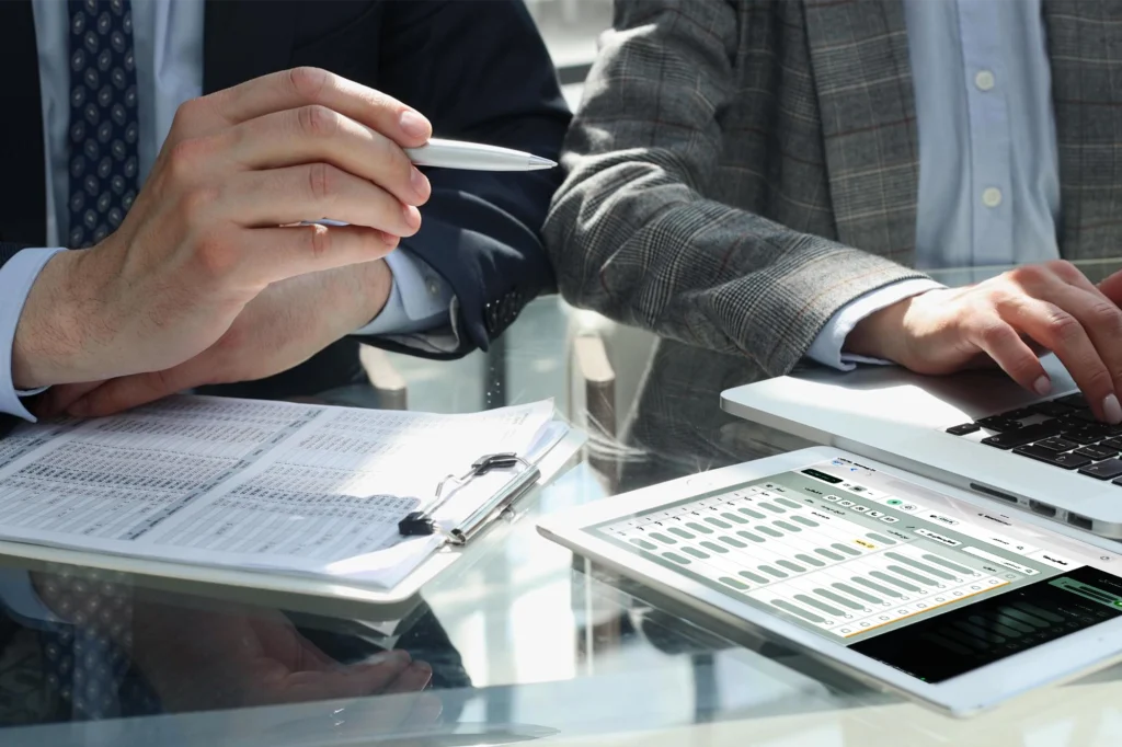 نرم‌افزار CRM مشتری برای کارشناسان فروش